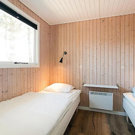 Cozy In Aakirkeby With Wifi