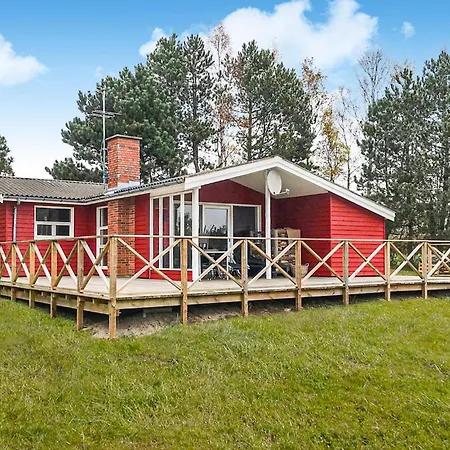 Cozy In Aakirkeby With Wifi Holiday home Vester Somarken