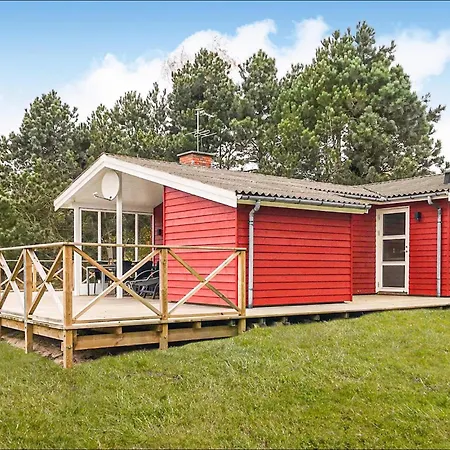 Cozy In Aakirkeby With Wifi Holiday home